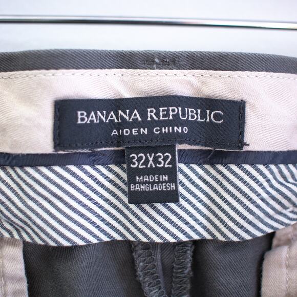 Banana Republic Men's 32x32 Gray Straight Leg Chinos - Picture 4 of 7